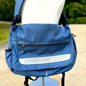 Denim blue Patagonia messenger bag.